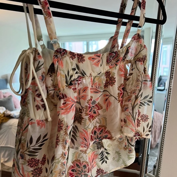 trendy top - Picture 2 of 4